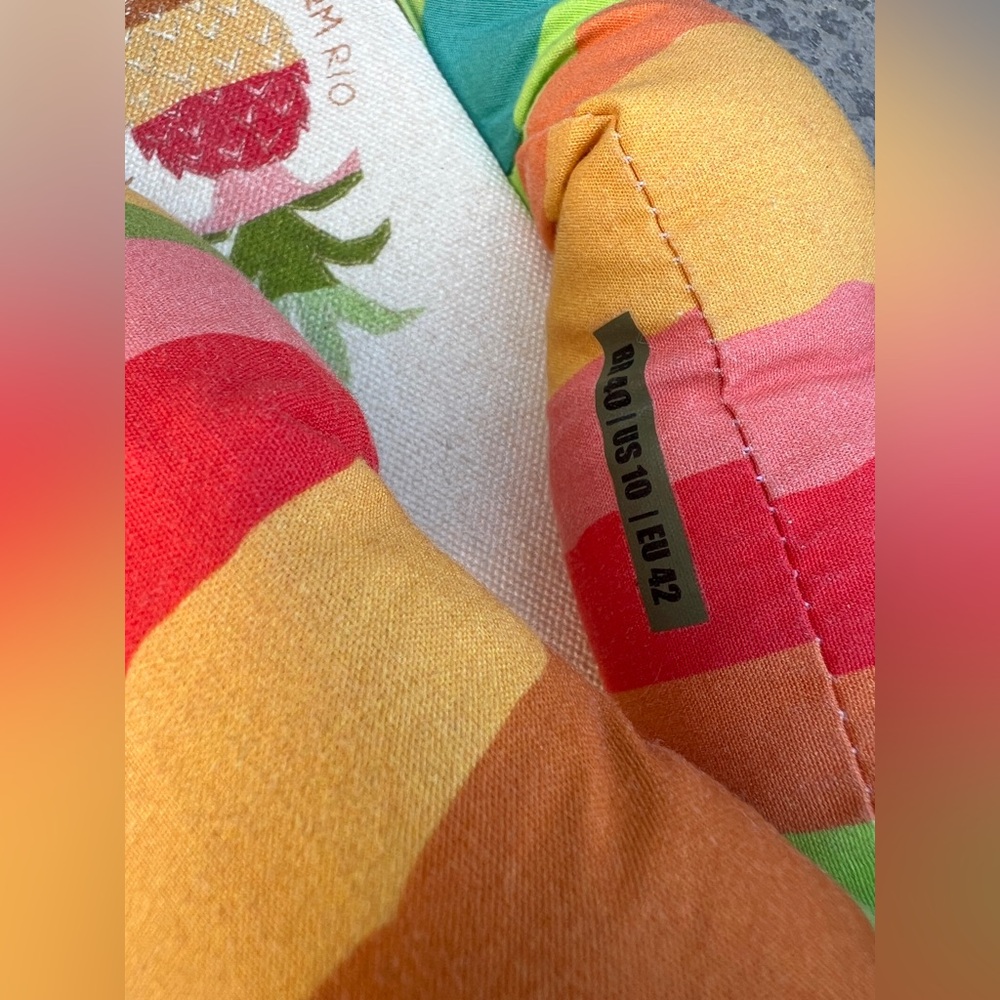 FARM RIO pineapple puffy rainbow flip flop sandals / size 10 - Picture 3 of 6